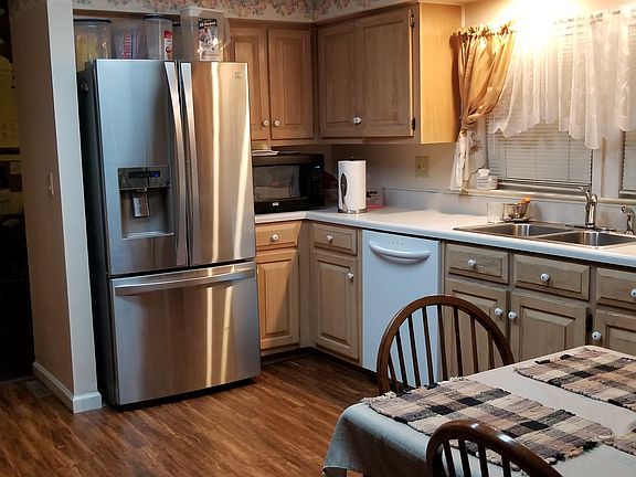 5th image of 209 River Oak Cir