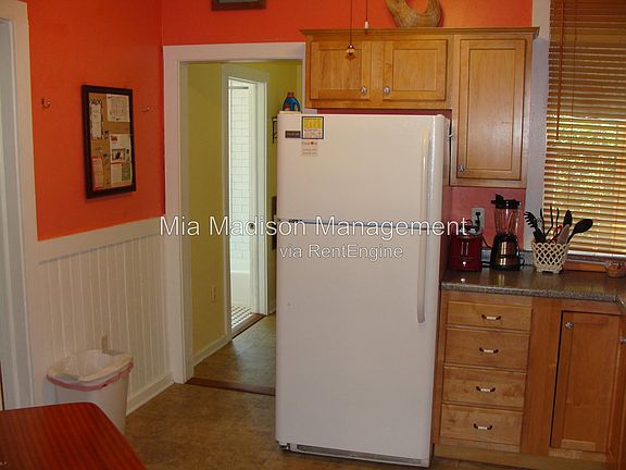 5th image of 547 E Macon St