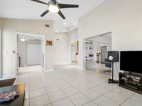 5th image of 4387 Willow Brook Circle