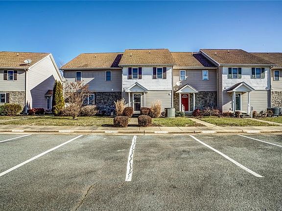 3rd image of 220 Lake Front Dr