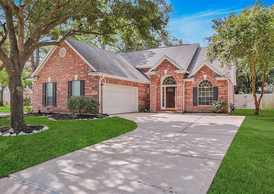 1st image of 22507 Parkvine Ln