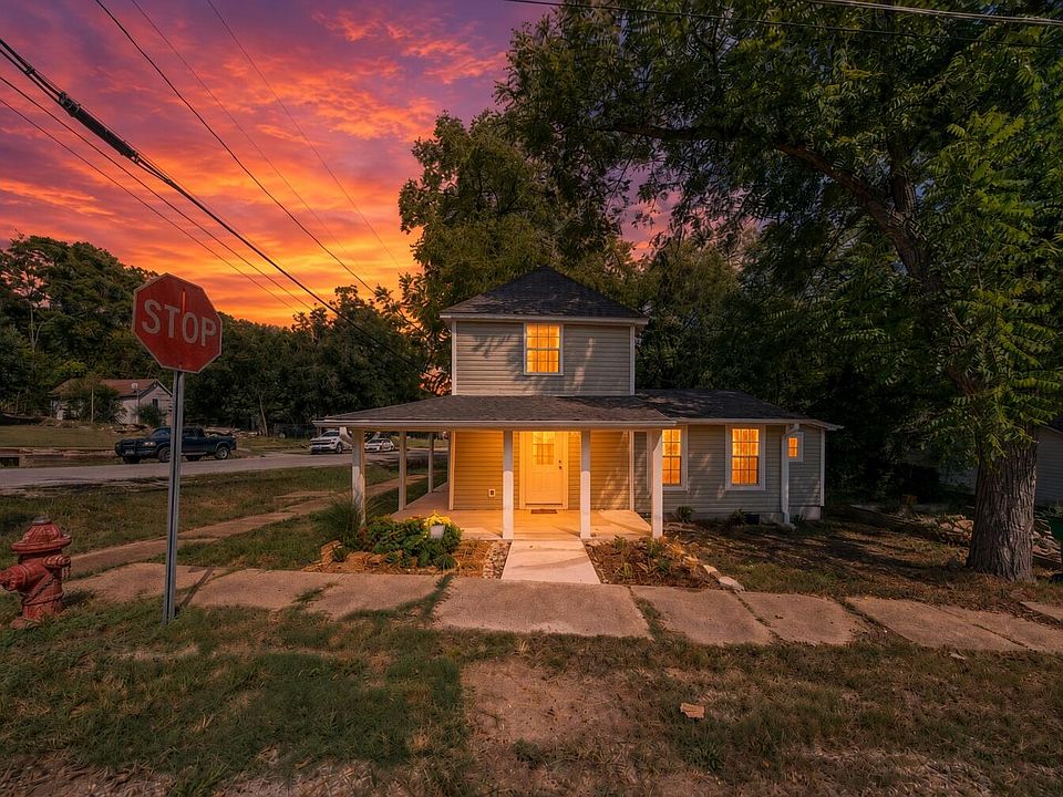 1st image of 424 N 3rd Street