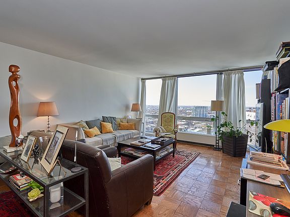 3rd image of 2400 N Lakeview Ave APT 2605