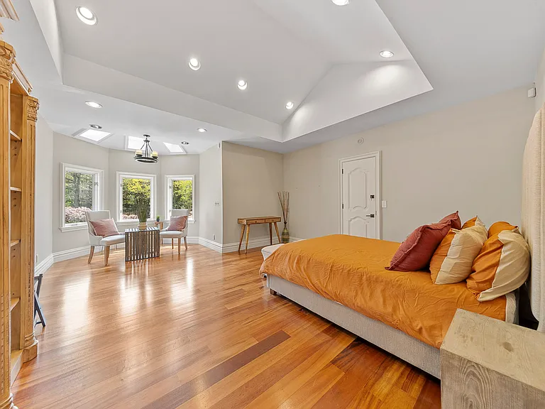 142 Hoover Dr — Photo 39