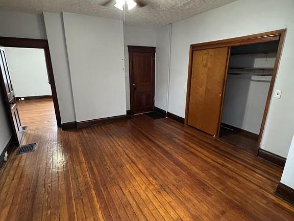 4th image of 5842 Saint Elmo Ave