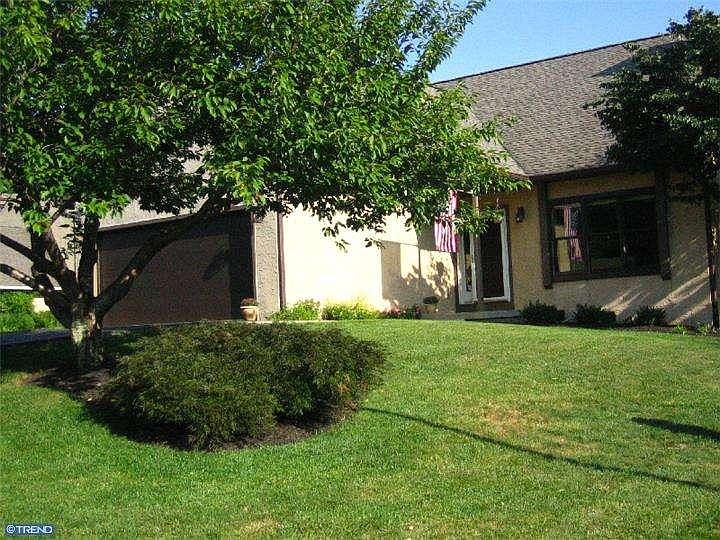 1st image of 15 Donegal Ct