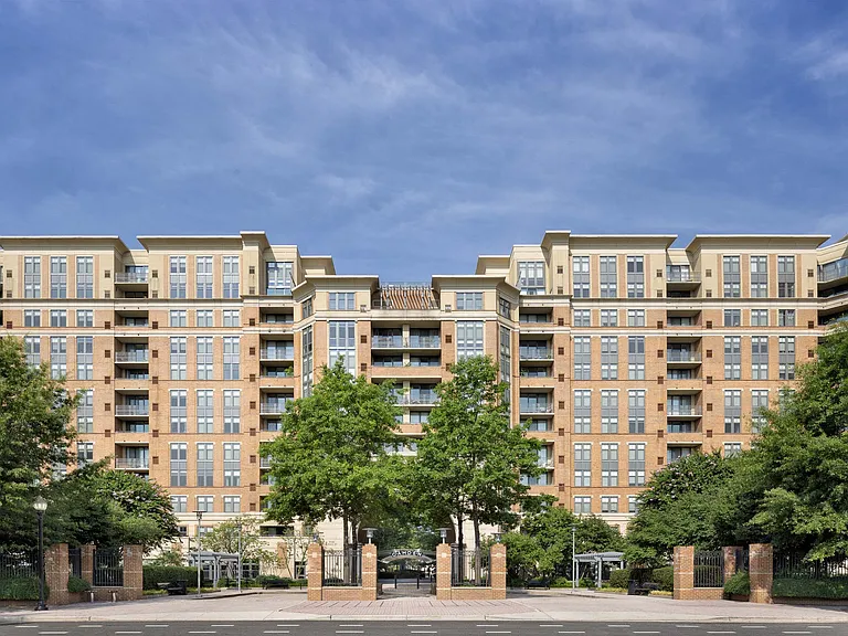 Camden Potomac Yard — Photo 43