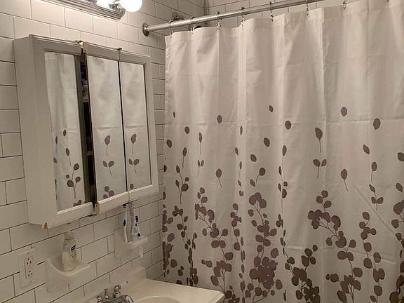 3rd image of 3702 31st Ave APT 1R