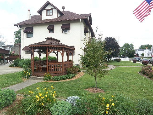 2nd image of 1649 5th St