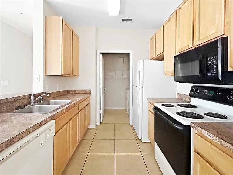 10205 Courtney Palms Blvd #101 — Photo 2