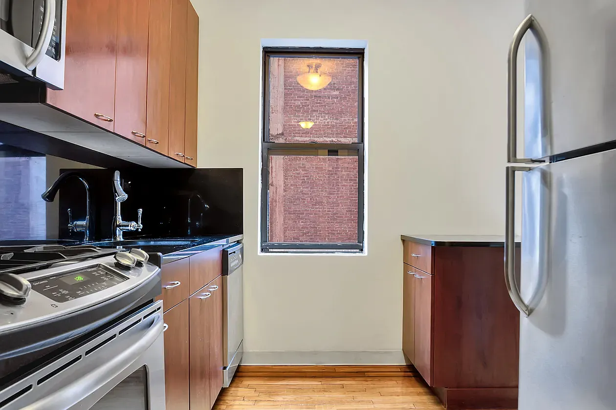 121 Madison Avenue — Photo 3
