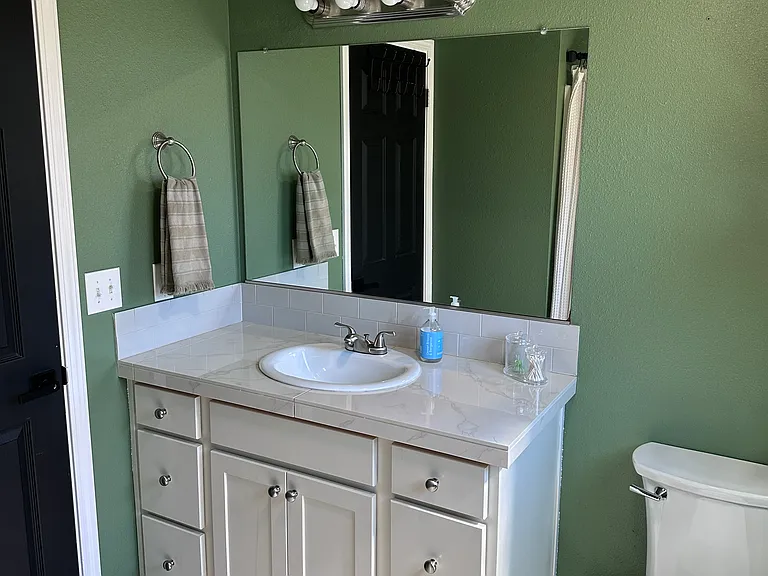 712 SW Cypress St — Photo 12