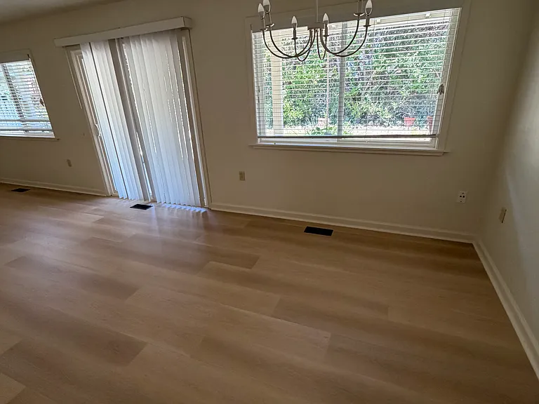 158 Rainier Cir — Photo 3