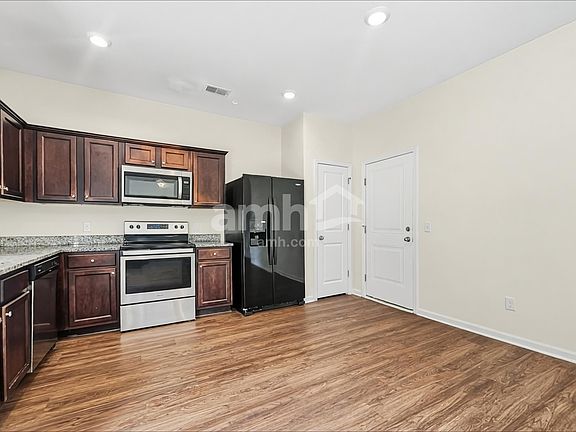 3rd image of 125 Orion Way