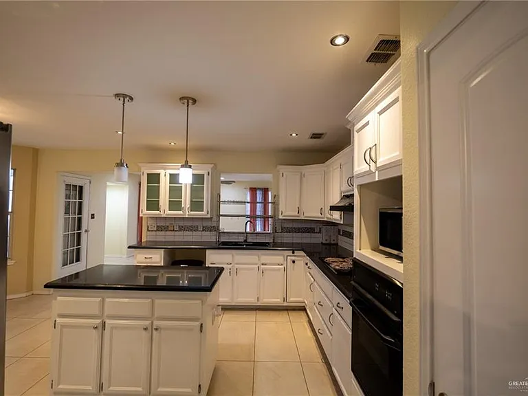 1901 Duke Ave — Photo 12