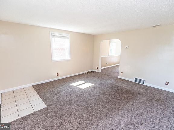4th image of 246 Childs Ave