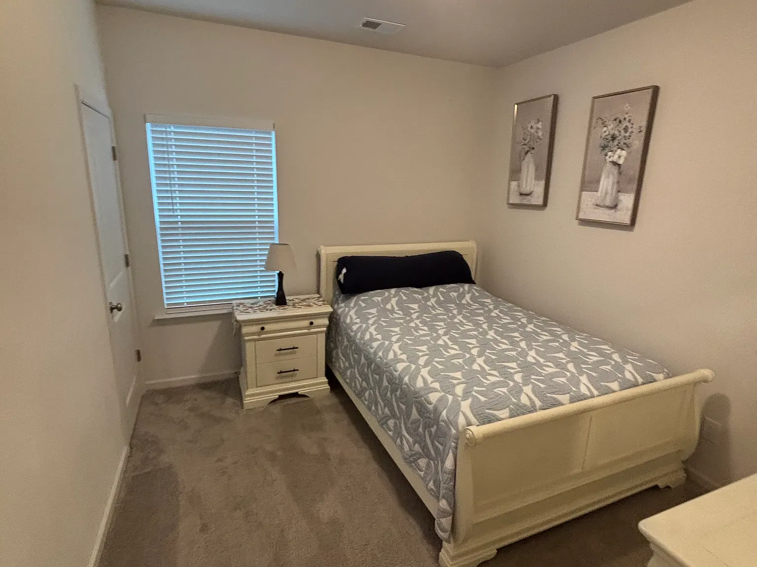 3 bed, 1600 sqft, $2,600 — Photo 2