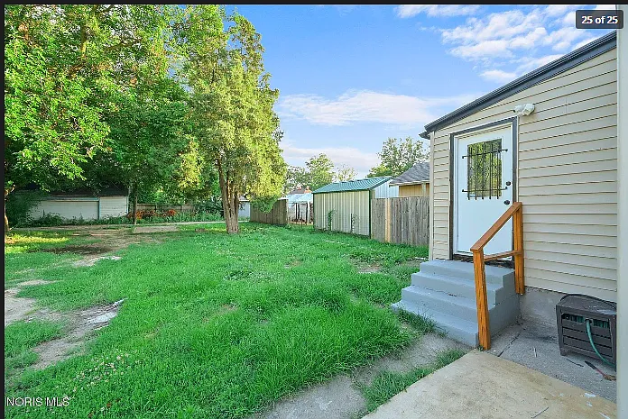 1219 Colburn St — Photo 25