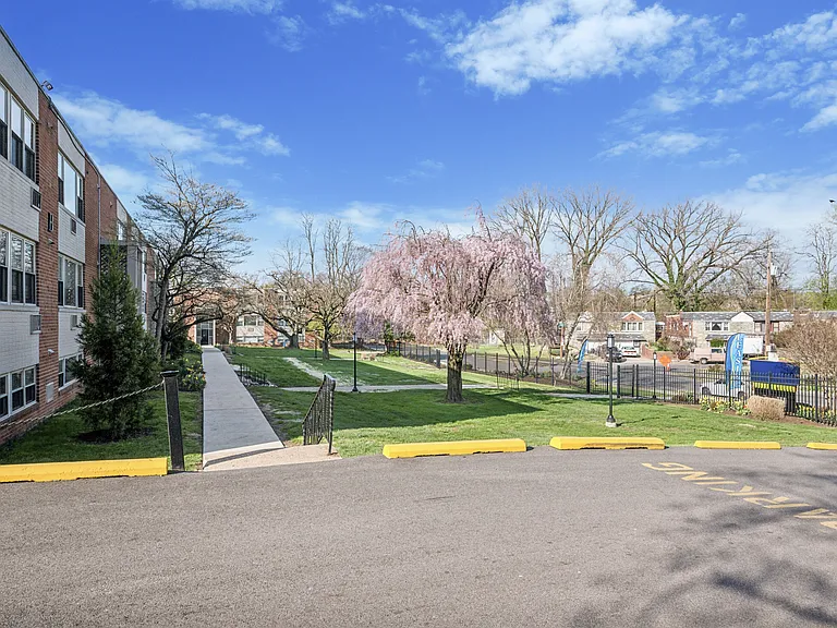 Willow Bend Apartments — Photo 14