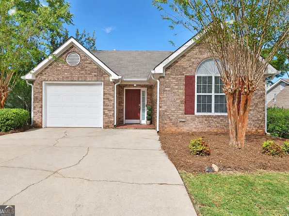 126 Green Tree Dr, Newnan, GA 30265