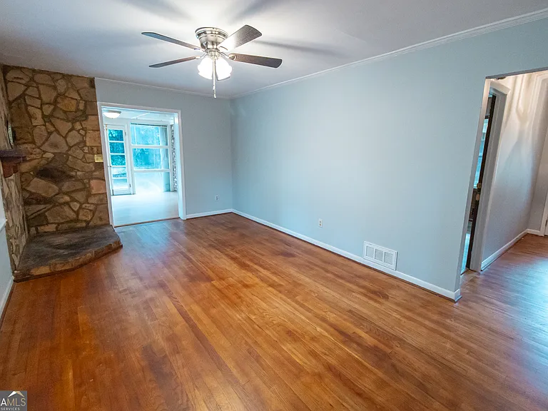 1005 College Station Rd — Photo 6
