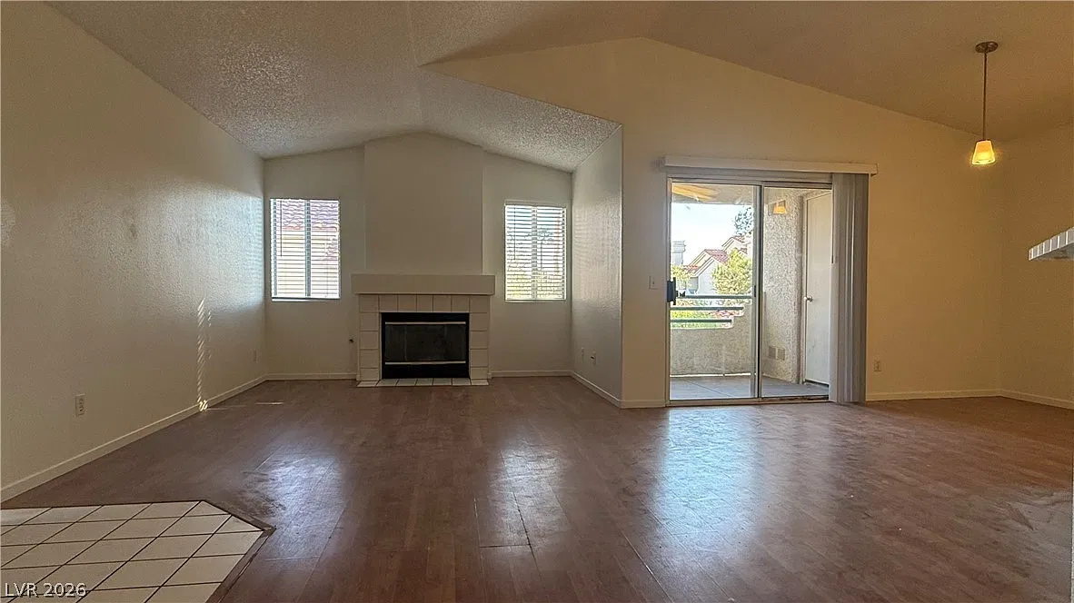 3 bed, 2.0 bath, 1266 sqft, $1,750 — Photo 1