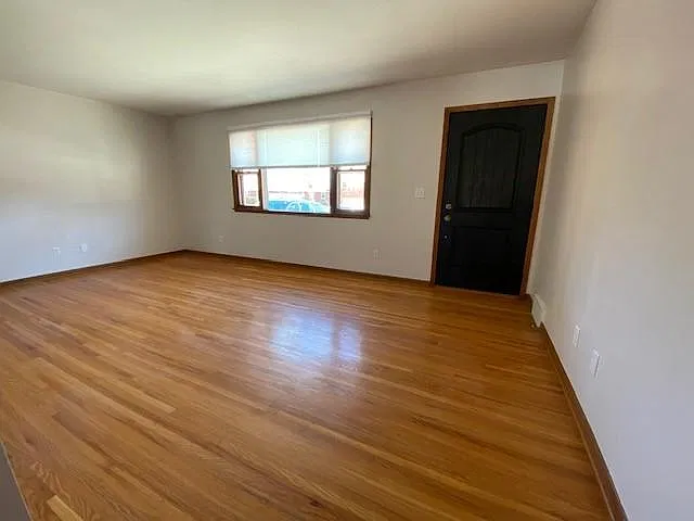 3 bed, 1600 sqft, $2,150 — Photo 2