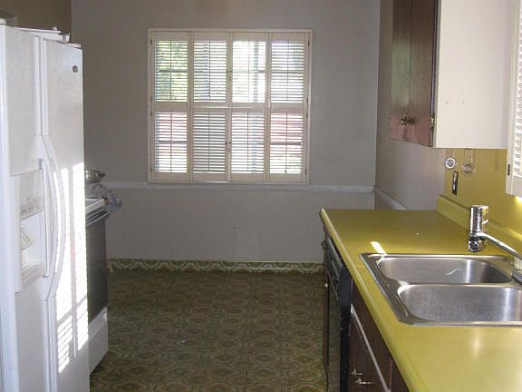 4th image of 1526 W Fairmount Ave