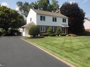 578 Sheffield Dr, Springfield, PA 19064