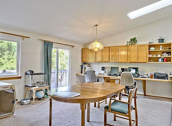 5th image of 3112 127th Ave NE