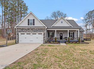 9224 Ashton Glen Dr, Zebulon, NC 27597