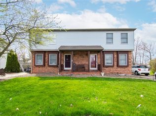 5643 London Dr, Youngstown, OH 44515