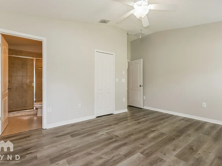 1212 Oak Pond St — Photo 9