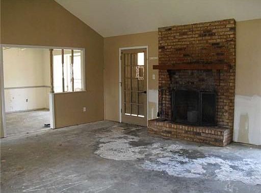 2nd image of 3117 Riverbend Dr