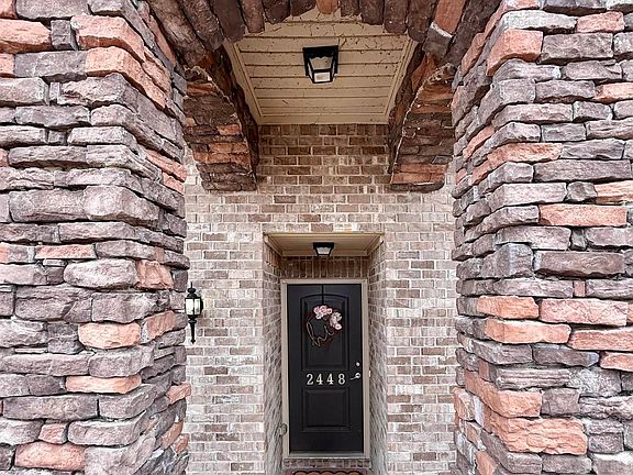 5th image of 2448 Belltown Dr