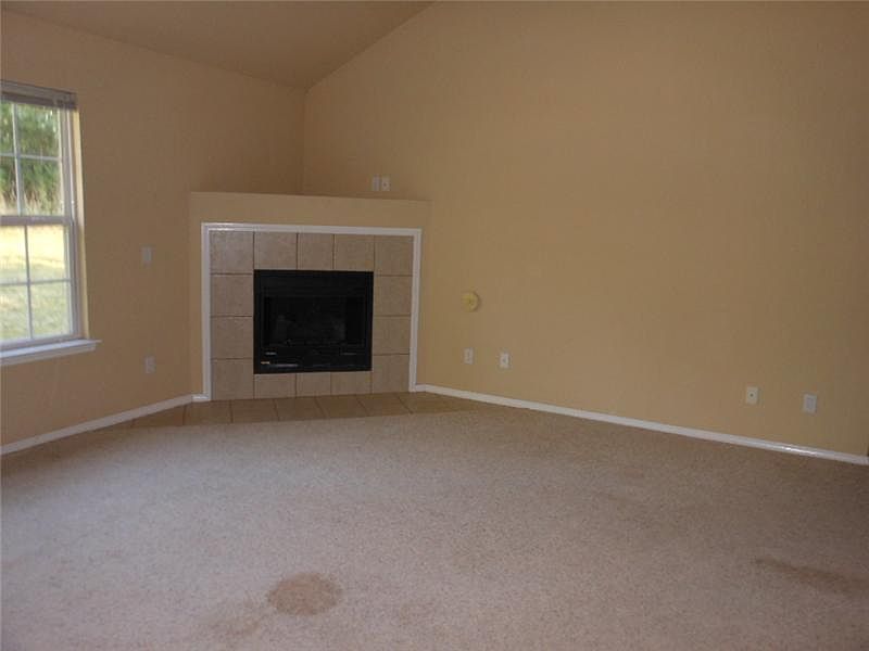 1st image of 4 Netherton Ln