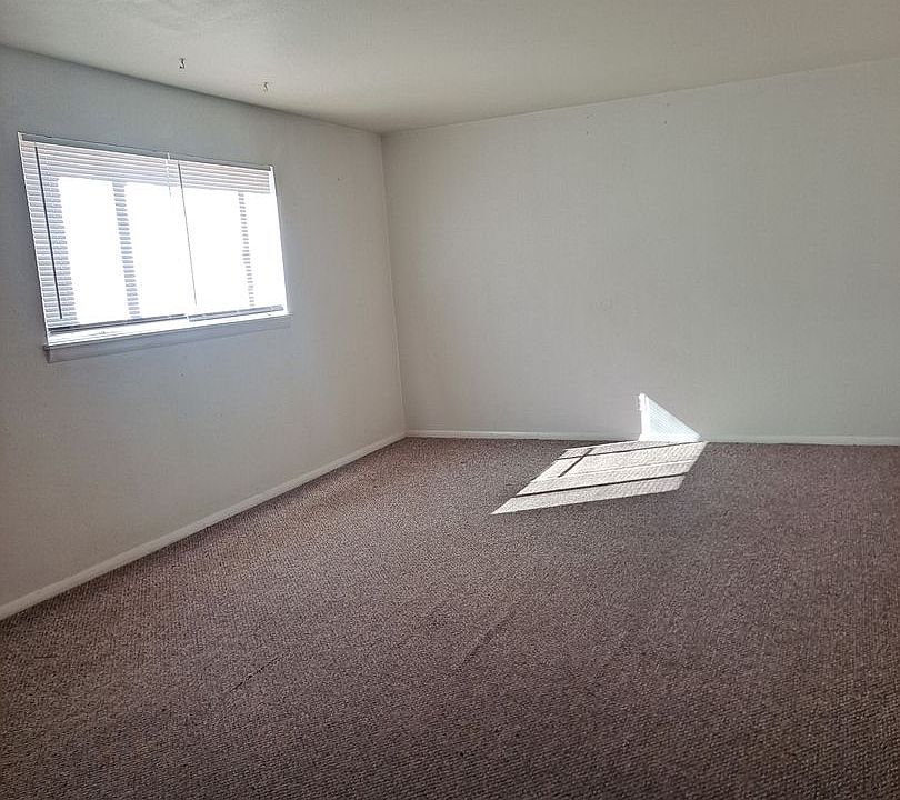1st image of 1640-1650 Moore Ave #44