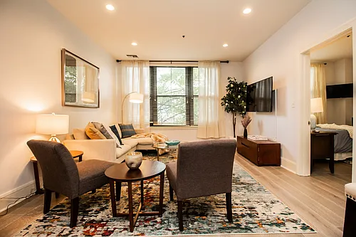 1387 Washington St #203 Photo 1