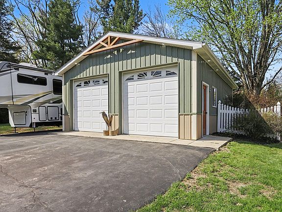 3rd image of 6149 E H Ave