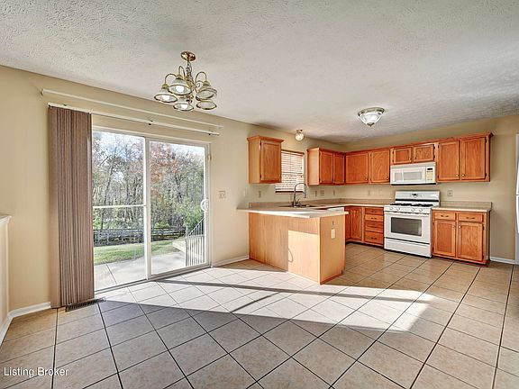 3rd image of 2163 Bluegrama Dr