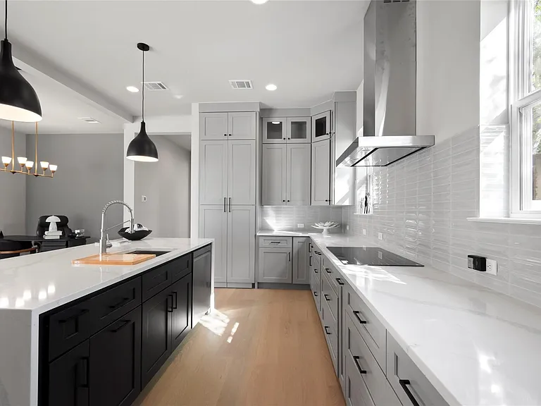 1205 Friends Cv — Photo 9