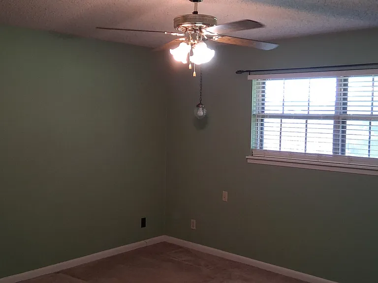 102 Cheryl St — Photo 18