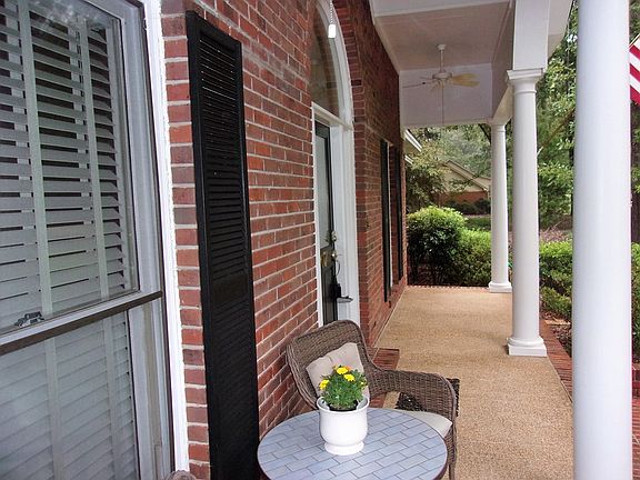 3rd image of 107 Riverbirch Ln