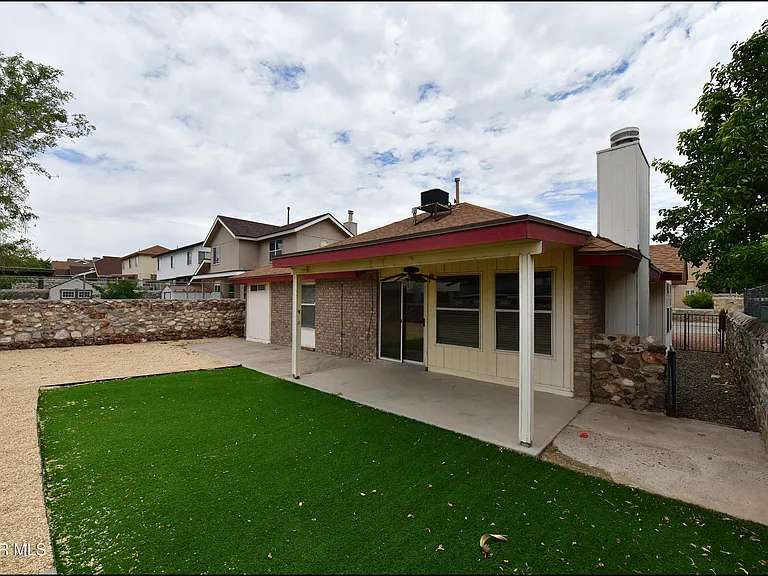 7737 Plaza Azul Rd — Photo 36
