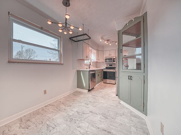 4th image of 3088 Ontario St