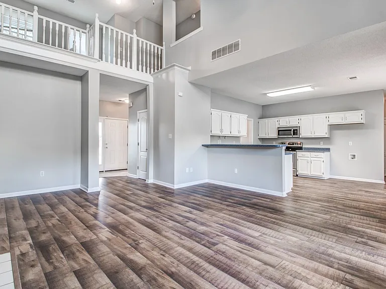9461 Hickory Dr — Photo 10