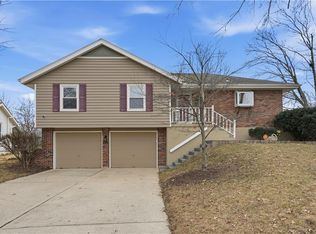 1619 SE Boone Trl, Lees Summit, MO 64063