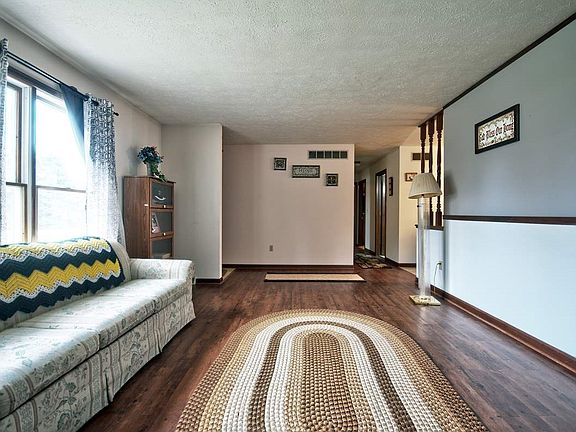 3rd image of 66084 Grasslands Ln