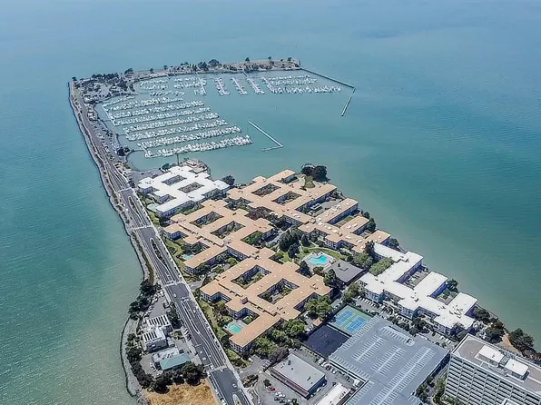 4 Commodore Dr #D438, Emeryville, CA 94608