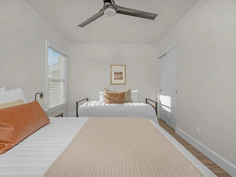 842 W Pine Ave — Photo 26